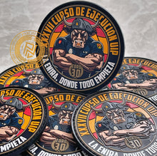 Cargar imagen en el visor de la galería, EMBLEMA CONMEMORATIVO TORO 30 - CURSO XXXVII DE EJECUCIÓN PARA U.I.P.