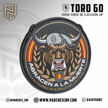 Cargar imagen en el visor de la galería, EMBLEMA CONMEMORATIVO TORO 60 - CURSO XXXVII DE EJECUCIÓN PARA U.I.P.