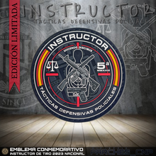 Cargar imagen en el visor de la galería, EMBLEMA CONMEMORATIVO INSTRUCTOR DE TIRO 2023