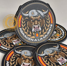 Cargar imagen en el visor de la galería, EMBLEMA CONMEMORATIVO TORO 60 - CURSO XXXVII DE EJECUCIÓN PARA U.I.P.