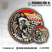Cargar imagen en el visor de la galería, EMBLEMA CONMEMORATIVO P.N. E.B. PROMOCIÓN XL