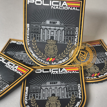 Cargar imagen en el visor de la galería, EMBLEMA DE BRAZO DE LA BRIGADA OPERATIVA DEL MUSEO DEL PRADO