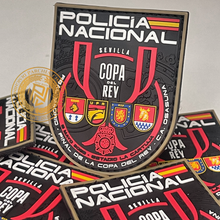Cargar imagen en el visor de la galería, EMBLEMA CONMEMORATIVO DISPOSITIVO POLICIAL FINAL COPA DEL REY - SEVILLA 2023