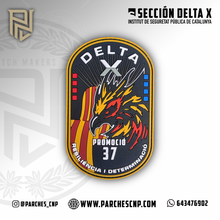 Cargar imagen en el visor de la galería, EMBLEMA PROMOCIÓ XXXVII MOSSOS D´ESQUADRA SECC DELTA X AÑO 2024