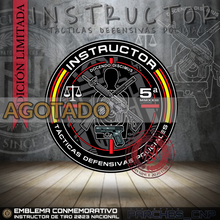 Cargar imagen en el visor de la galería, EMBLEMA CONMEMORATIVO INSTRUCTOR DE TIRO 2023