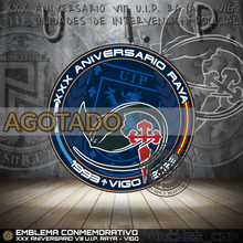 Cargar imagen en el visor de la galería, EMBLEMA CONMEMORATIVO XXX ANIVERSARIO VIII U.I.P. RAYA - VIGO