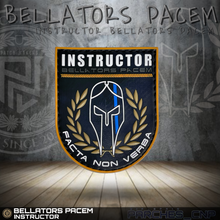 Cargar imagen en el visor de la galería, EMBLEMA BELLATORS PACEM - INSTRUCTOR