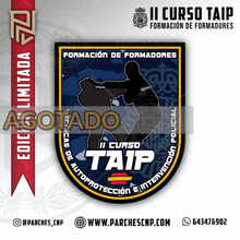 Cargar imagen en el visor de la galería, EMBLEMA II CURSO TAIP - TÉCNICAS DE AUTOPROTECCIÓN E INTERVENCIÓN POLICIAL (FORMACIÓN DE FORMADORES)