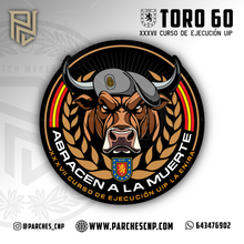 Cargar imagen en el visor de la galería, EMBLEMA CONMEMORATIVO TORO 60 - CURSO XXXVII DE EJECUCIÓN PARA U.I.P.