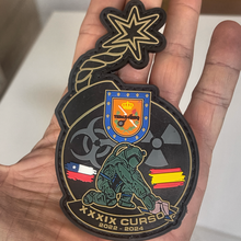 Cargar imagen en el visor de la galería, EMBLEMA CONMEMORATIVO DEL XXXIX CURSO TEDAX AÑO 2022-2024