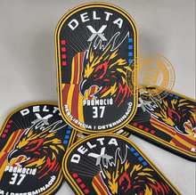 Cargar imagen en el visor de la galería, EMBLEMA PROMOCIÓ XXXVII MOSSOS D´ESQUADRA SECC DELTA X AÑO 2024