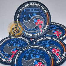 Cargar imagen en el visor de la galería, EMBLEMA CONMEMORATIVO XXX ANIVERSARIO VIII U.I.P. RAYA - VIGO