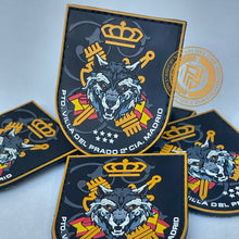 Cargar imagen en el visor de la galería, EMBLEMA DE BRAZO DEL PUESTO DE VILLA DEL PRADO 2ª CIA - MADRID