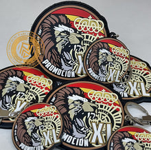 Cargar imagen en el visor de la galería, EMBLEMA CONMEMORATIVO P.N. E.B. PROMOCIÓN XL