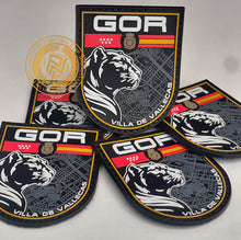 Cargar imagen en el visor de la galería, EMBLEMA DE BRAZO VILLA DE VALLECAS RESTYLING