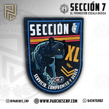 Cargar imagen en el visor de la galería, EMBLEMA CONMEMORATIVO SECCIÓN 07 P.N. E.B. PROMOCIÓN XL