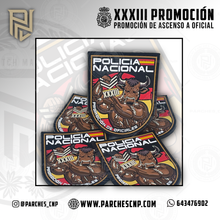 Cargar imagen en el visor de la galería, EMBLEMA CONMEMORATIVO PROMOCIÓN XXXIlI OFICIAL DE POLICÍA 2024/25
