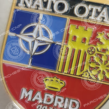 Cargar imagen en el visor de la galería, DISTINTIVO OTAN