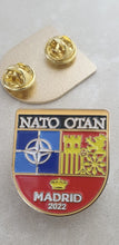 Cargar imagen en el visor de la galería, DISTINTIVO OTAN
