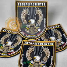 Cargar imagen en el visor de la galería, EMBLEMA DE BRAZO DEL GRUPO DE ESTUPEFACIENTES DE LA COMISARÍA CENTRO DE MADRID