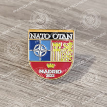 Cargar imagen en el visor de la galería, DISTINTIVO OTAN