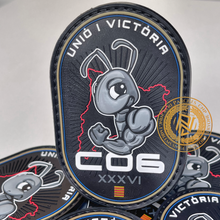 Cargar imagen en el visor de la galería, EMBLEMA PROMOCIÓ XXXVI MOSSOS D´ESQUADRA SEC06 AÑO 2023
