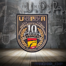 Cargar imagen en el visor de la galería, EMBLEMA DÉCIMO ANIVERSARIO U.P.R. BRONCES MADRID