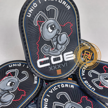 Cargar imagen en el visor de la galería, EMBLEMA PROMOCIÓ XXXVI MOSSOS D´ESQUADRA SEC06 AÑO 2023