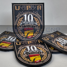 Cargar imagen en el visor de la galería, EMBLEMA DÉCIMO ANIVERSARIO U.P.R. BRONCES MADRID