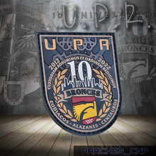 Cargar imagen en el visor de la galería, EMBLEMA DÉCIMO ANIVERSARIO U.P.R. BRONCES MADRID