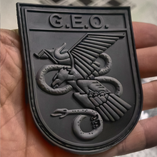 Cargar imagen en el visor de la galería, EMBLEMA GRUPO ESPECIAL DE OPERACIONES (G.E.O.)