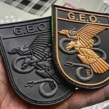 Cargar imagen en el visor de la galería, EMBLEMA GRUPO ESPECIAL DE OPERACIONES (G.E.O.)