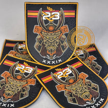 Cargar imagen en el visor de la galería, EMBLEMA CONMEMORATIVO SECCIÓN 23 P.N. E.B. PROMOCIÓN XXXIX
