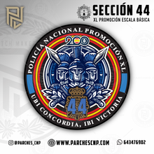 Cargar imagen en el visor de la galería, EMBLEMA CONMEMORATIVO SECCIÓN 44 P.N. E.B. PROMOCIÓN XL
