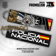 Cargar imagen en el visor de la galería, LLAVERO PVC  PROMOCIÓN XLII E.B. POLICÍA NACIONAL
