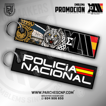 Cargar imagen en el visor de la galería, LLAVERO PVC  PROMOCIÓN XLII E.B. POLICÍA NACIONAL
