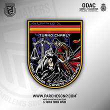 Cargar imagen en el visor de la galería, EMBLEMA O.D.A.C. DE LA COMISARÍA DE USERA TURNO CHARLY

