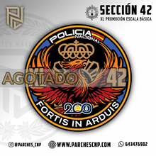 Cargar imagen en el visor de la galería, EMBLEMA CONMEMORATIVO SECCIÓN 42 P.N. E.B. PROMOCIÓN XL
