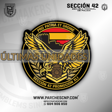 Cargar imagen en el visor de la galería, EMBLEMA SECCIÓN 42 PROMOCIÓN XLI - E.B. POLICÍA NACIONAL 2025-26
